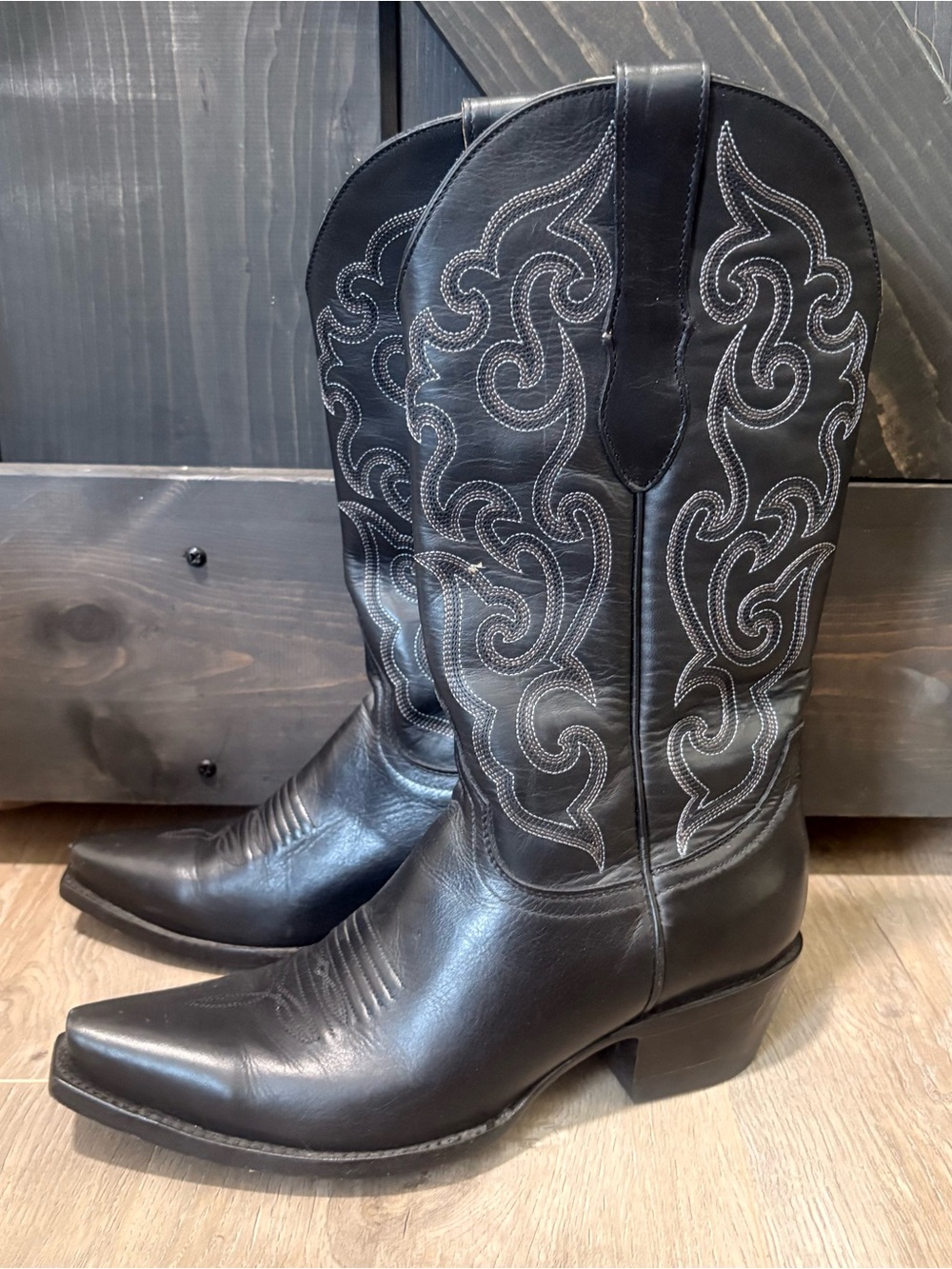 Cavenders Black Leather Western Cowboy Boots with Embroidered Shaft 6.5